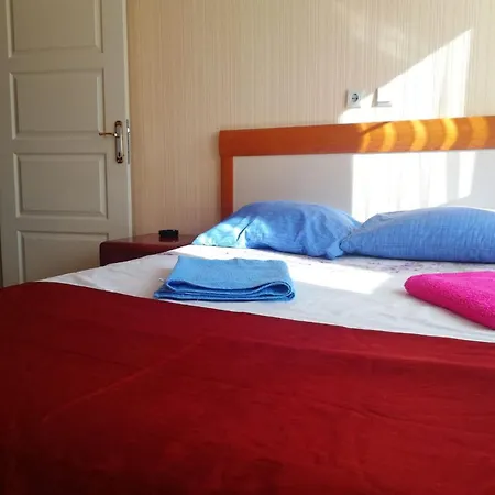 Caseria Konukevi * קייסרי